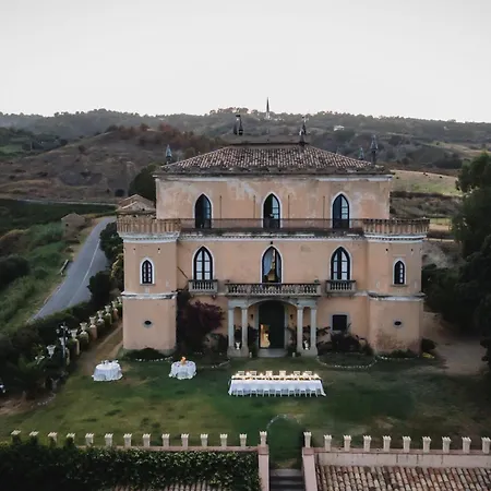 Casale Castello Gallelli Vakantiehuis