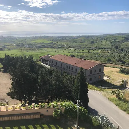 Casale Castello Gallelli *