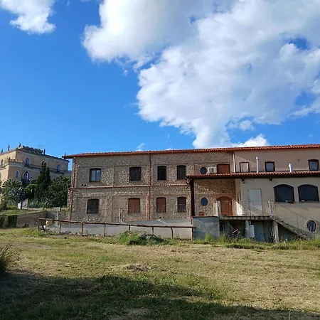 Casale Castello Gallelli Vakantiehuis Badolato Marina