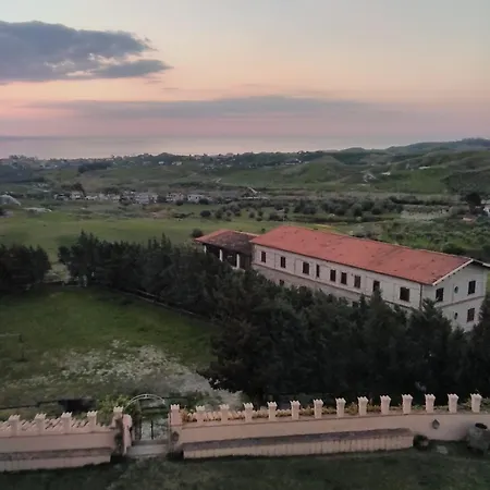 Casale Castello Gallelli Ferienhaus