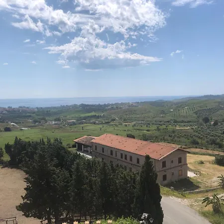 Casale Castello Gallelli *